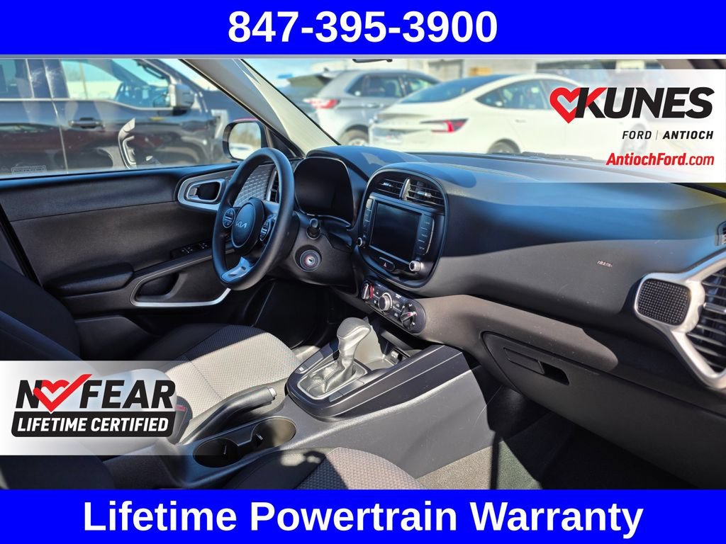 Used 2025 Kia Soul LX w/ LX Technology Package FWD image 36