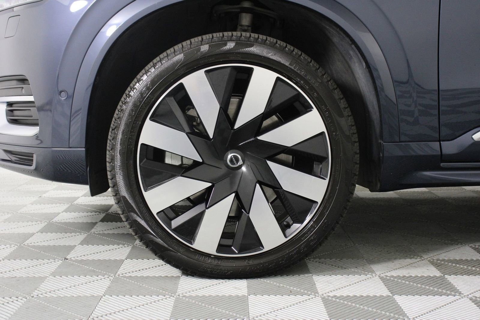 Certified 2023 Volvo XC90 T8 Ultimate AWD/4WD image 28