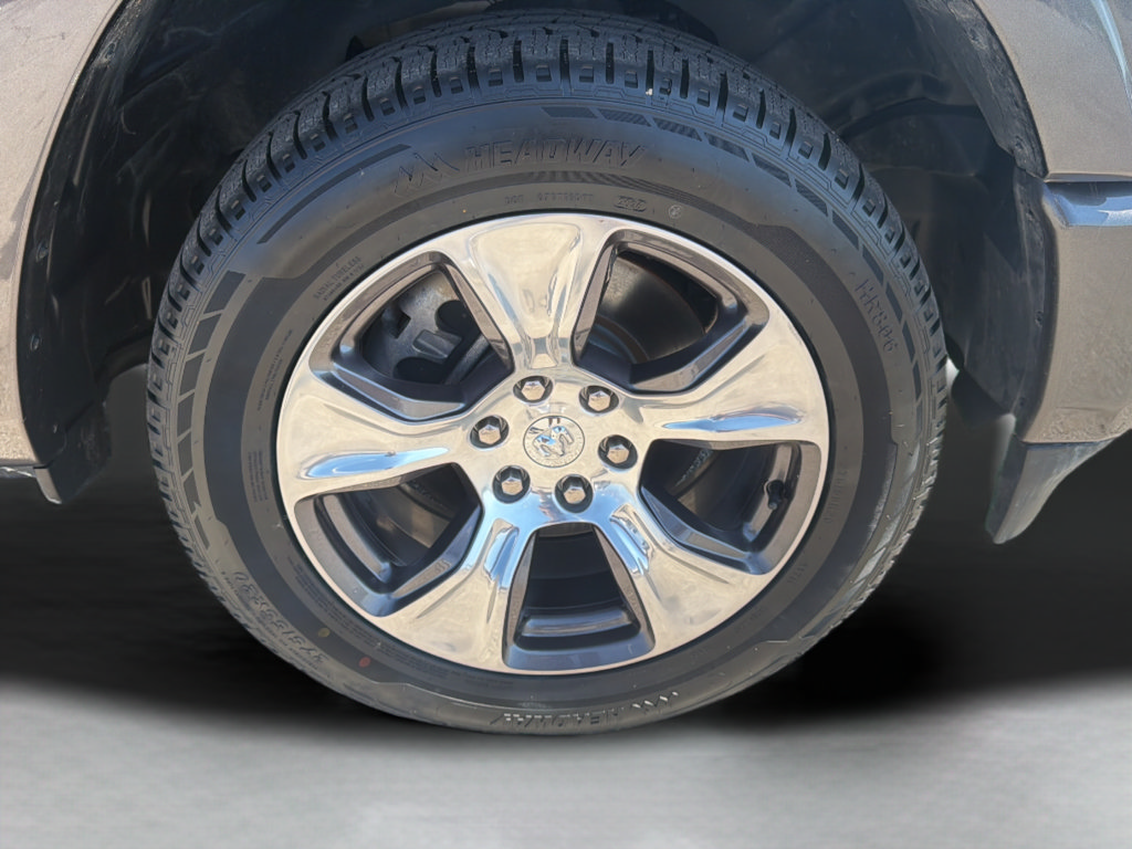 Used 2019 RAM 1500 Laramie w/ Sport Appearance Package AWD/4WD image 27
