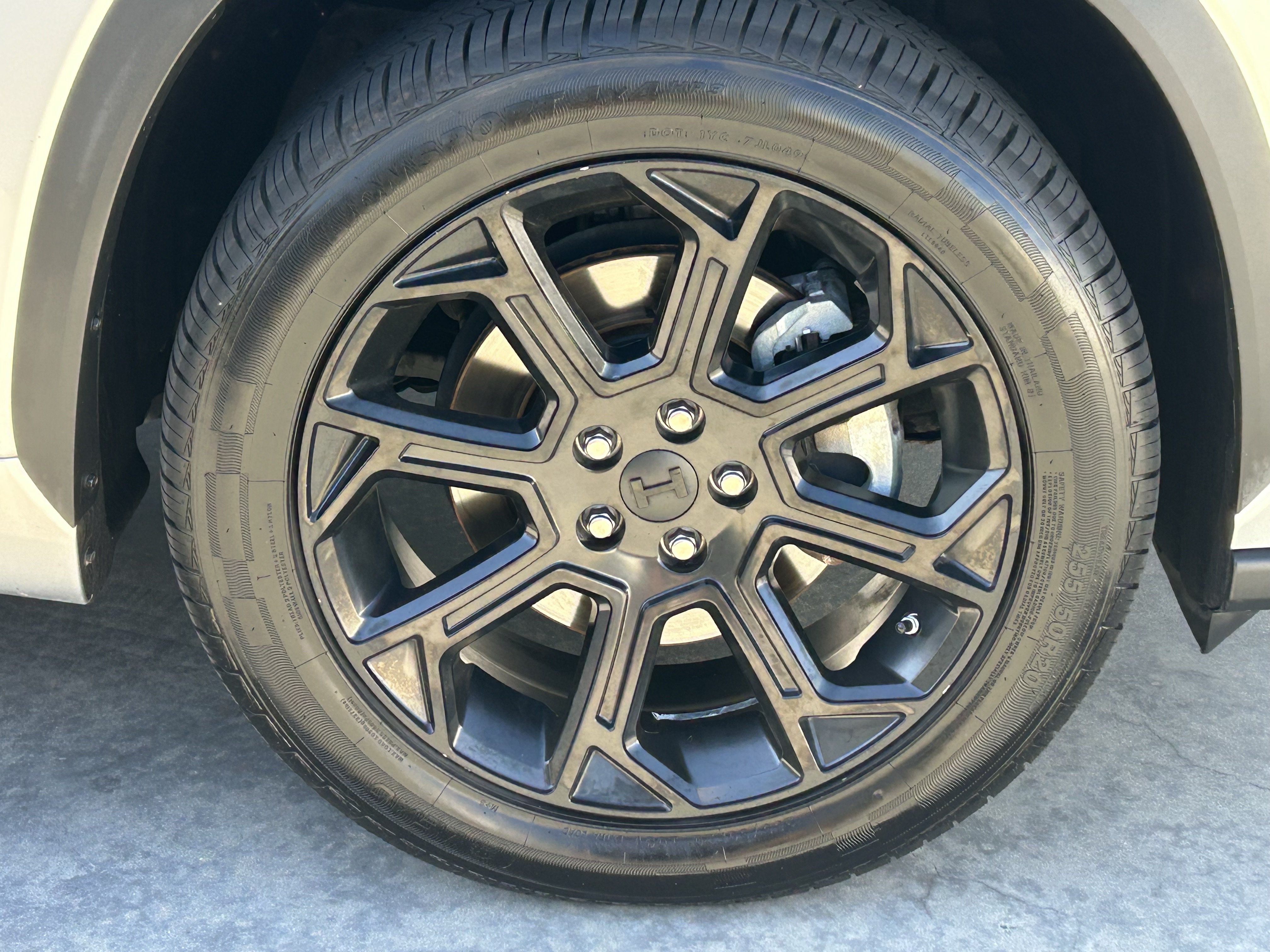 Certified 2023 Toyota Highlander LE FWD image 8