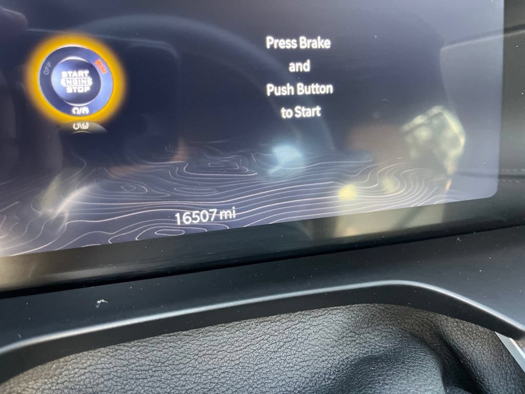 Used 2025 Jeep Grand Cherokee Limited w/ Luxury Tech Group II AWD/4WD image 5