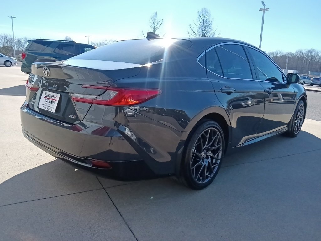 Used 2025 Toyota Camry XSE image 3