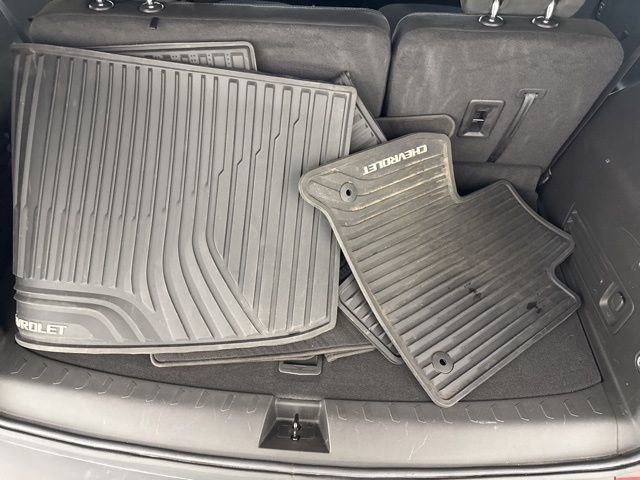 Used 2023 Chevrolet Traverse LT image 32
