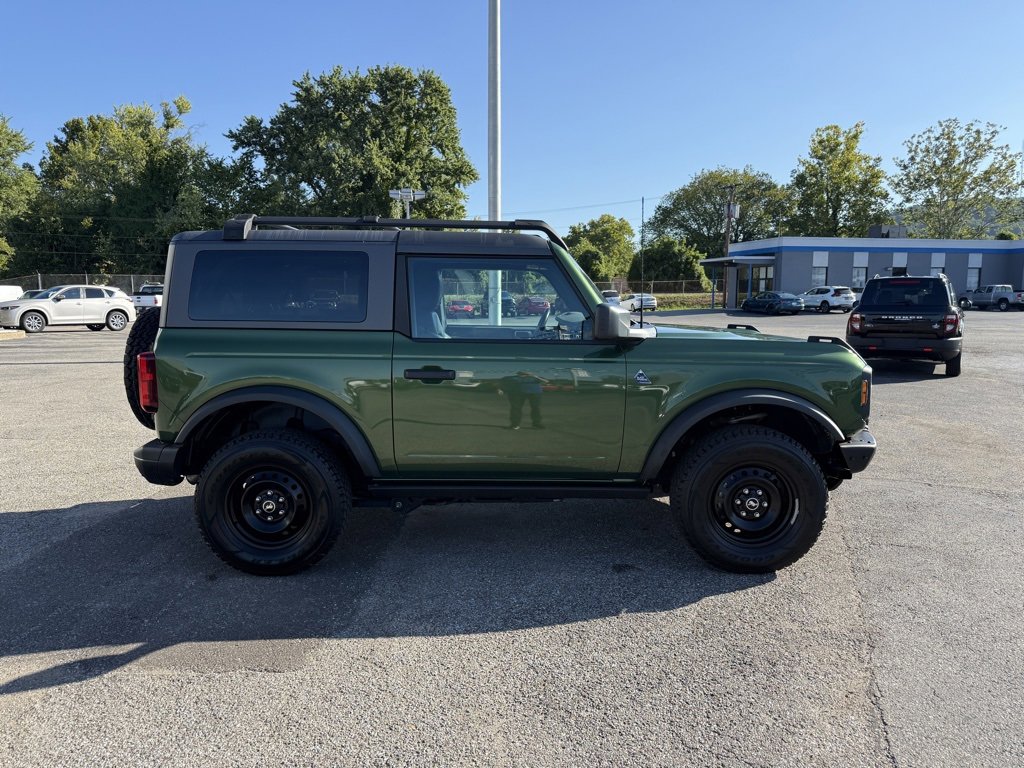 Used 2022 Ford Bronco Black Diamond image 10