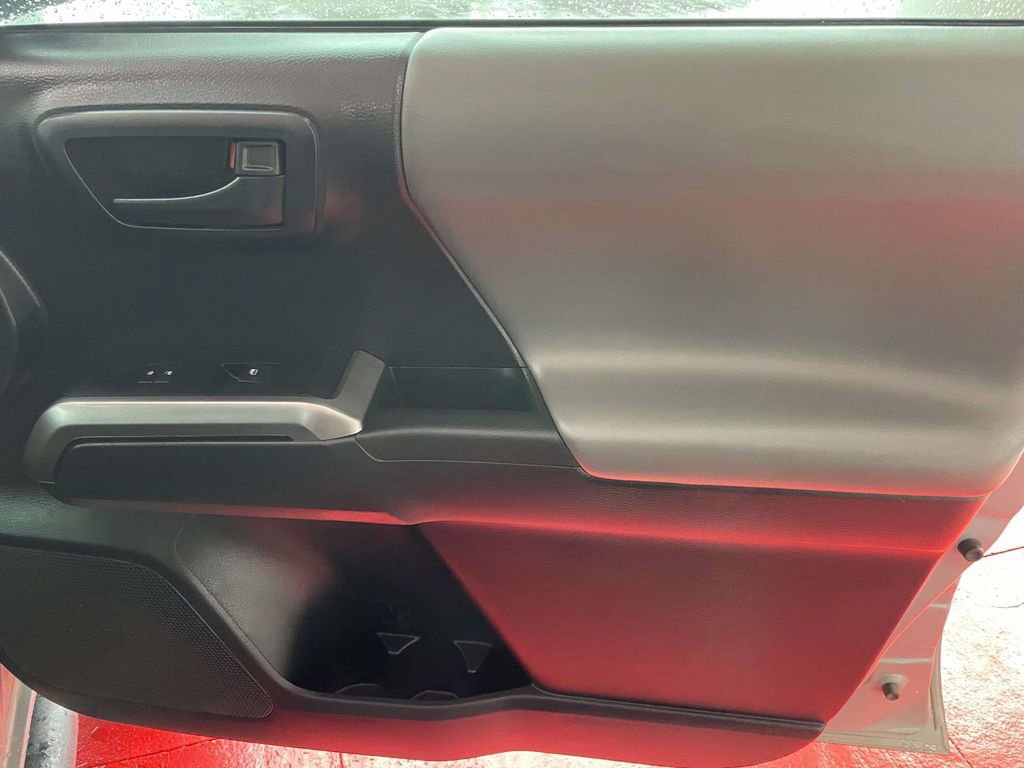 Used 2020 Toyota Tacoma SR5 image 44
