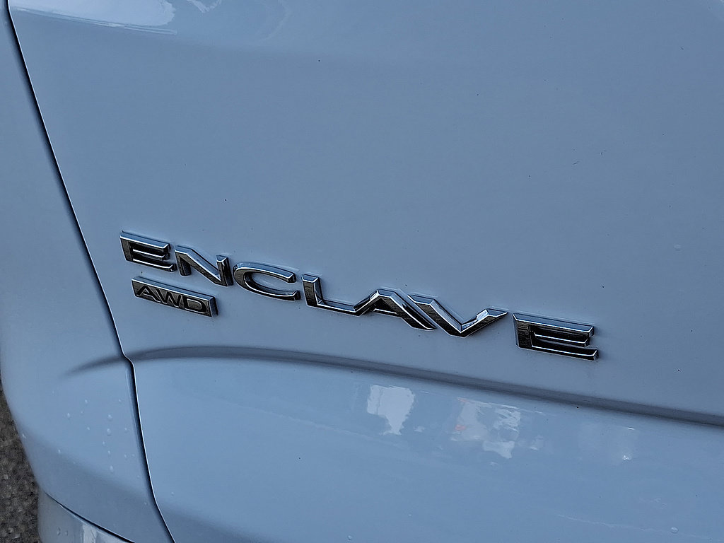 Used 2024 Buick Enclave Essence AWD/4WD image 12