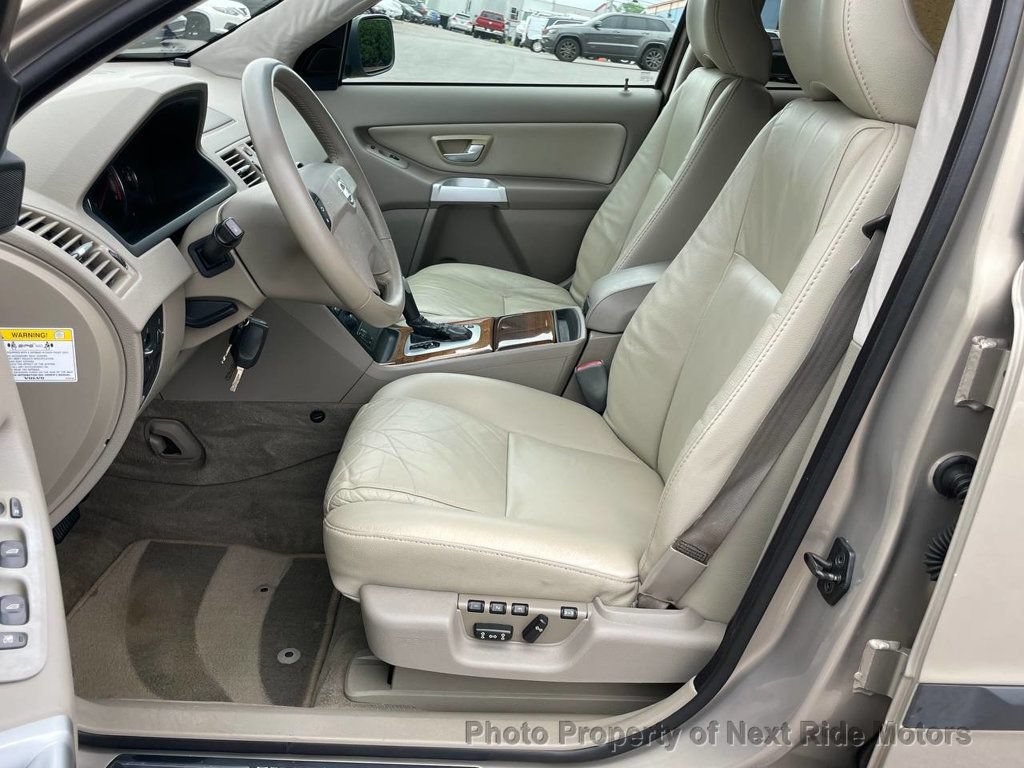 Used 2004 Volvo XC90 2.5T AWD/4WD image 9