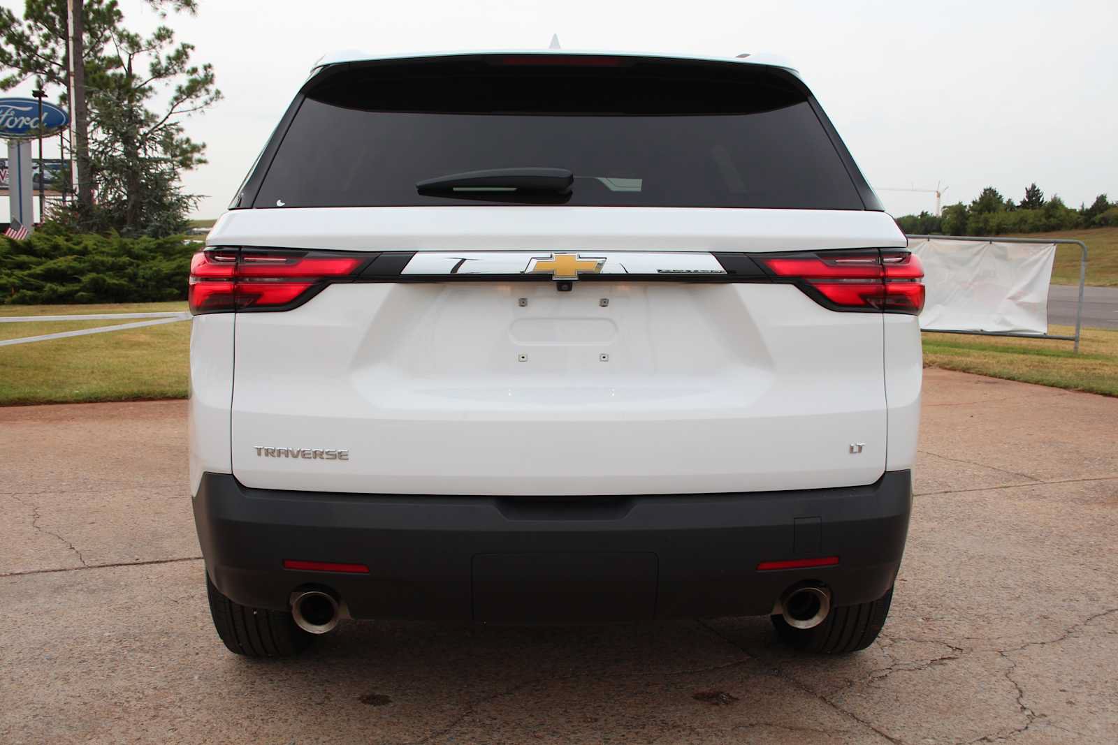 Used 2023 Chevrolet Traverse LT FWD image 8