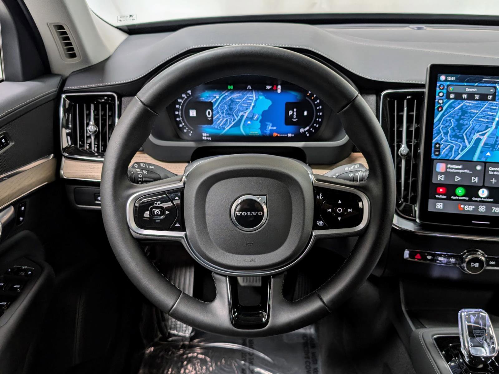 Used 2025 Volvo XC90 B5 Core w/ Protection Package Premier image 36