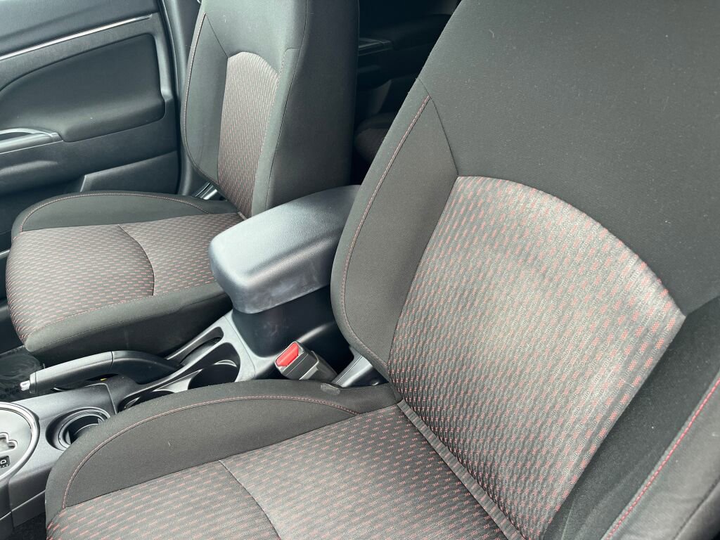 Used 2017 Mitsubishi Outlander Sport SE FWD image 12
