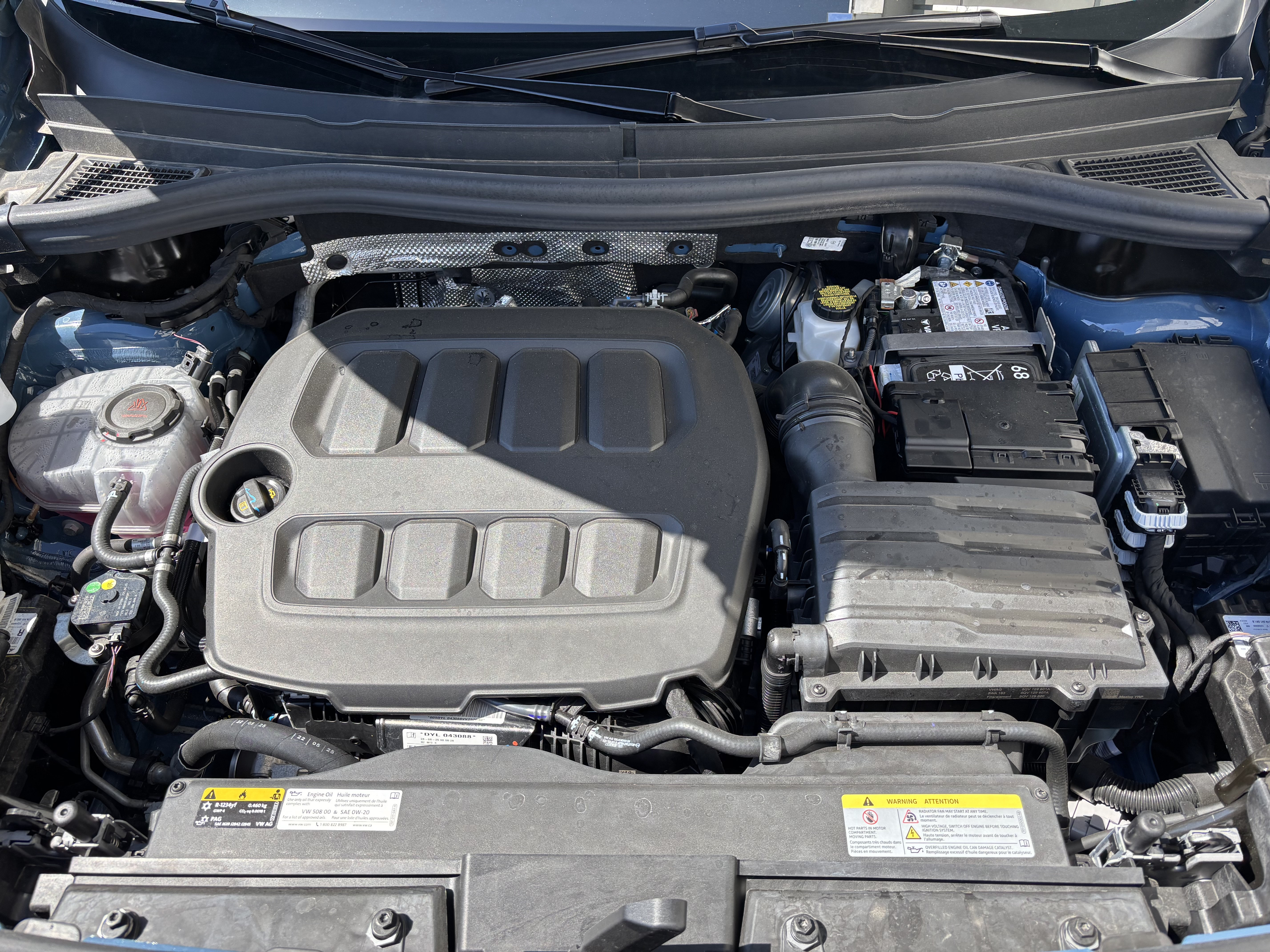 Used 2025 Volkswagen Tiguan SE R-Line AWD/4WD image 10