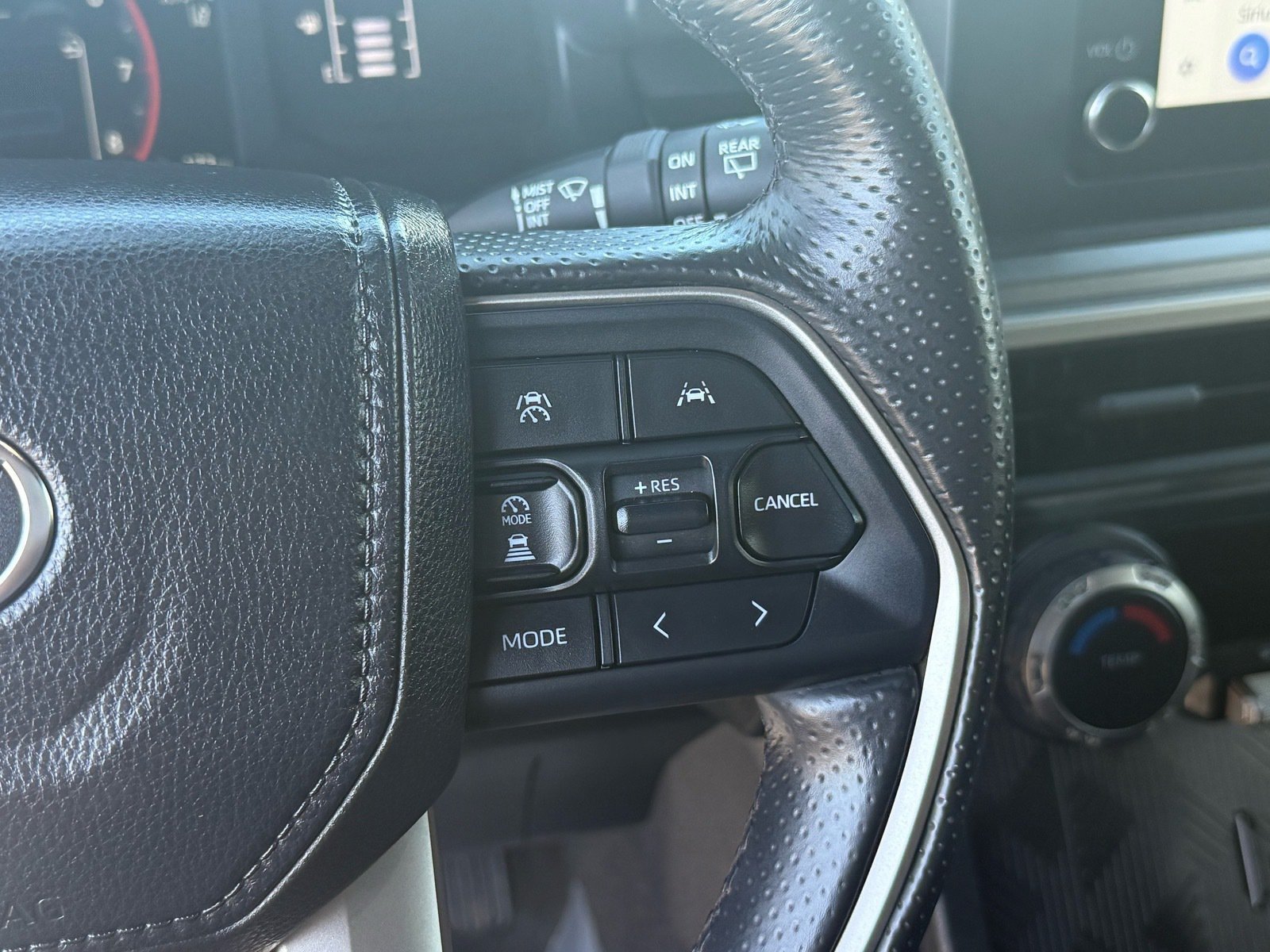 Used 2025 Toyota 4Runner SR5 RWD image 18