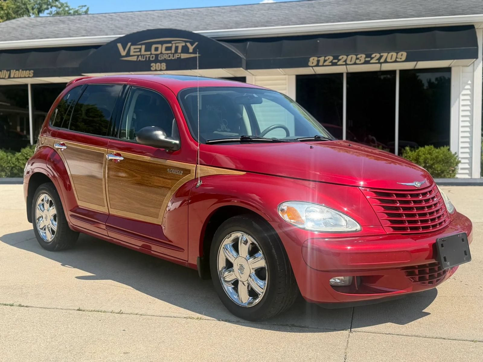 Used 2004 Chrysler PT Cruiser Limited FWD image 1