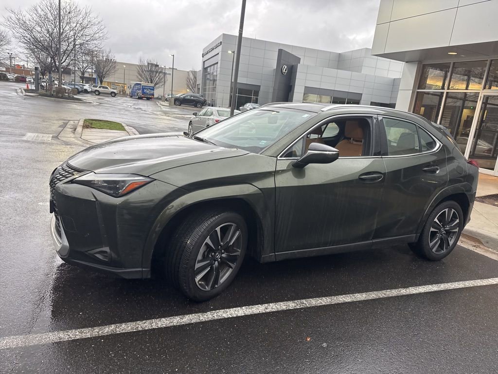 Used 2023 Lexus UX 250h 250h Premium w/ Accessory Package (Z2) image 4