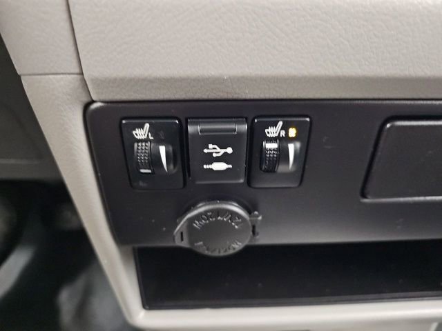 Used 2019 Toyota Sienna XLE w/ XLE Navigation Package image 23