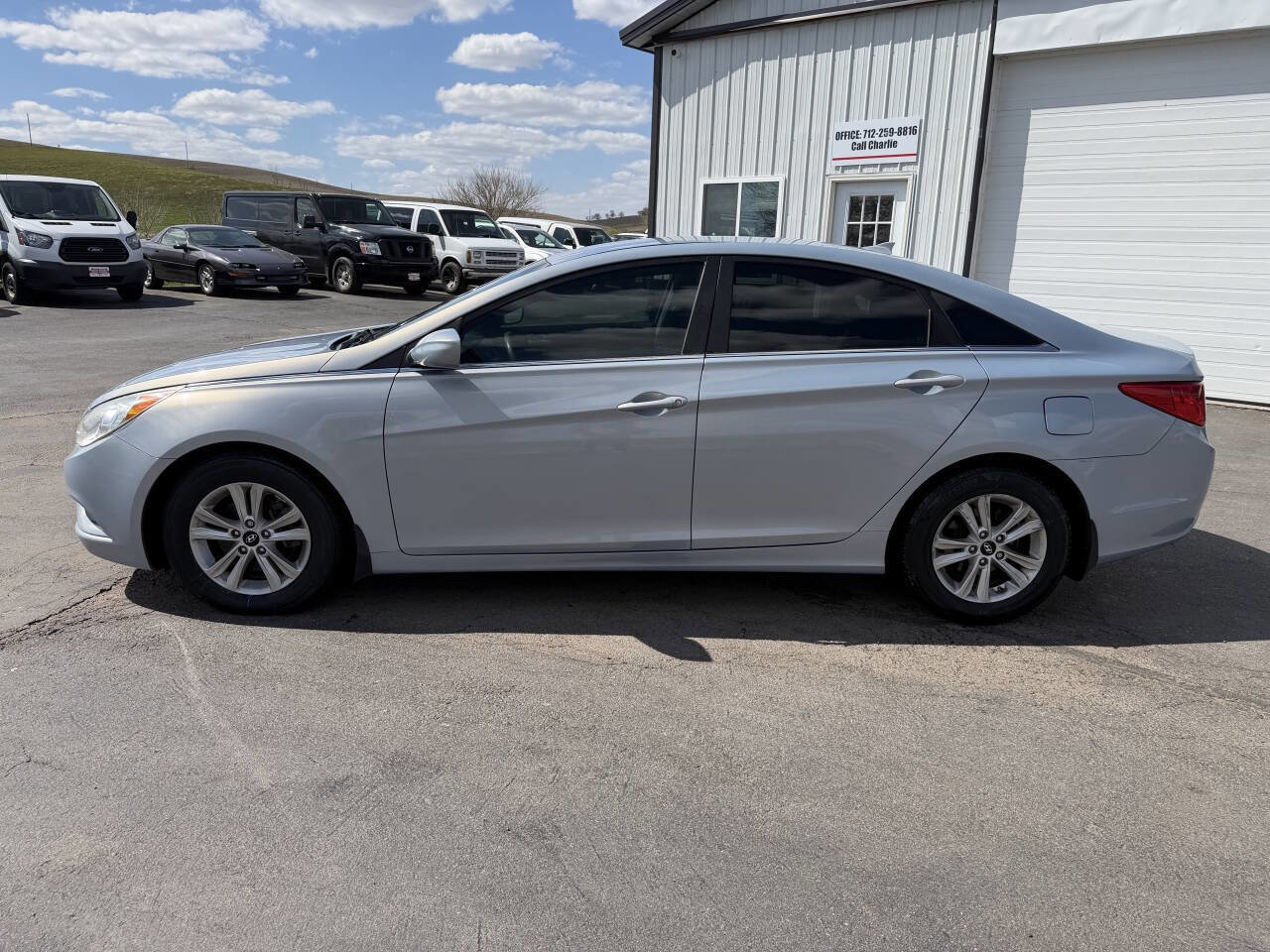 Used 2013 Hyundai Sonata GLS FWD image 2