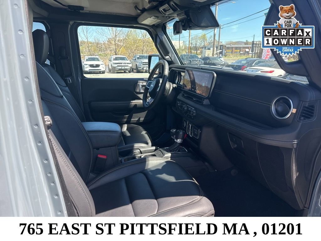 Used 2024 Jeep Wrangler Unlimited Sahara w/ Technology Group AWD/4WD image 21