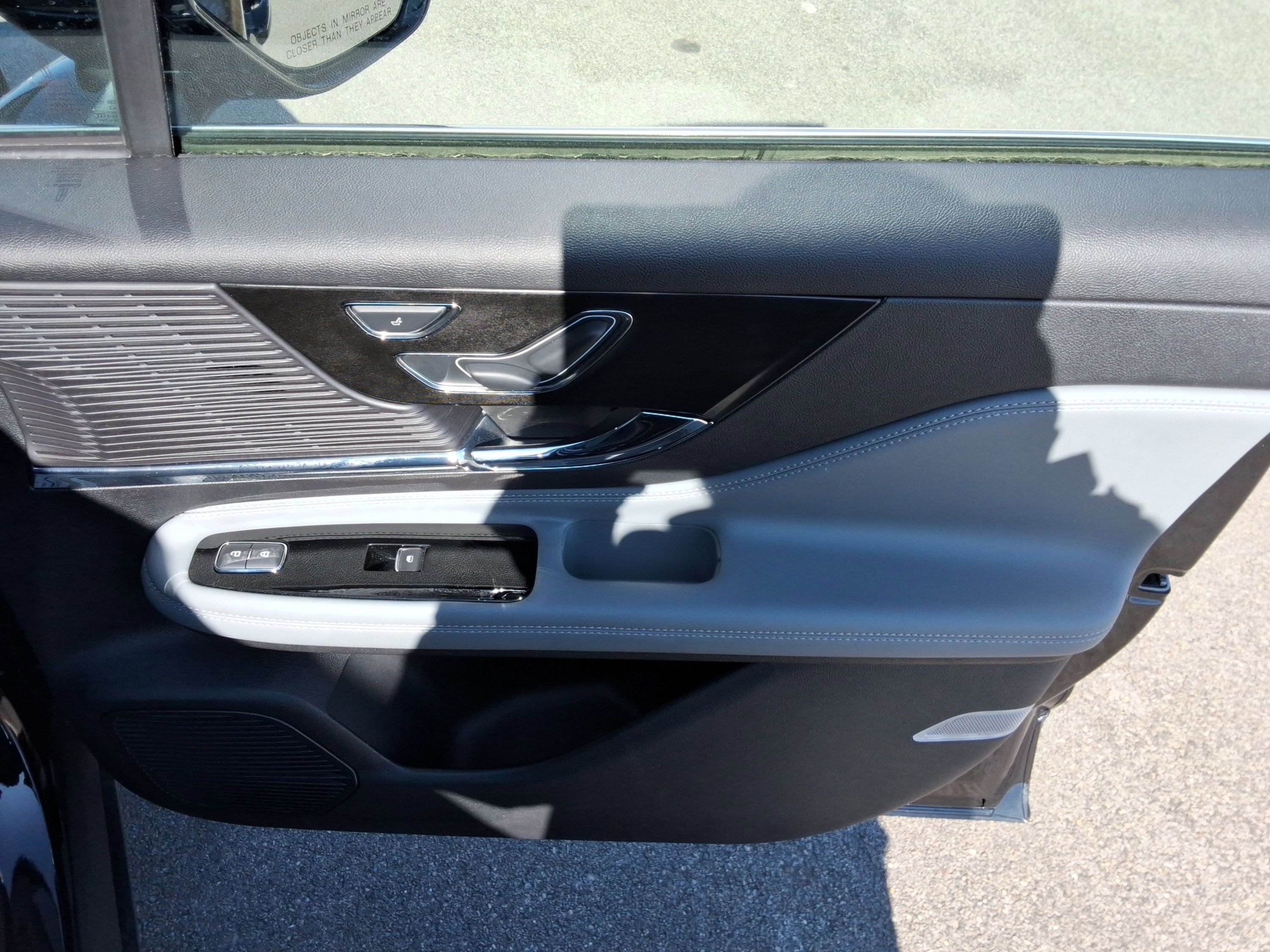 Used 2022 Lincoln Corsair Reserve image 25