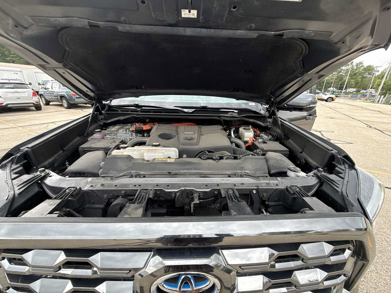 Used 2024 Toyota Tundra Platinum AWD/4WD image 28