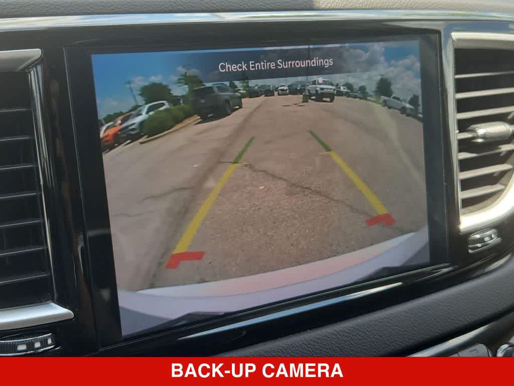 Used 2024 Chrysler Pacifica Touring-L FWD image 27