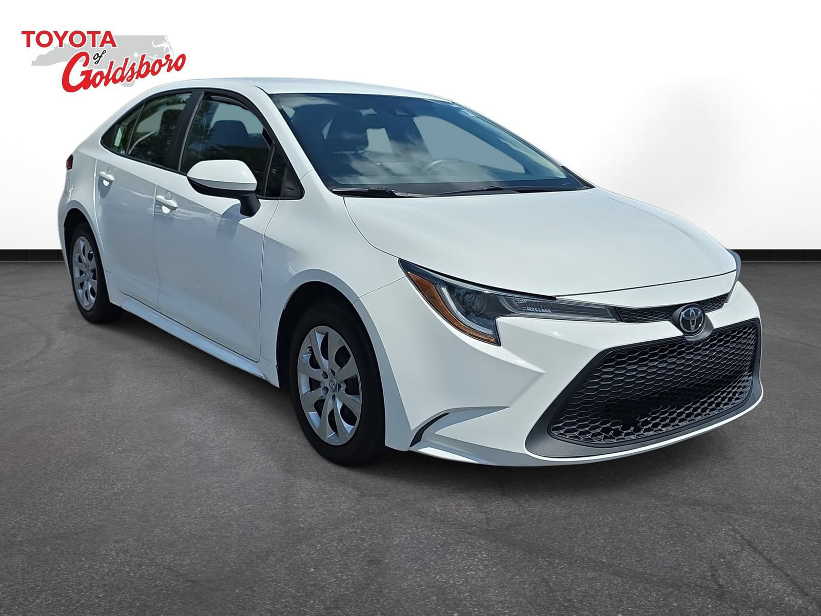 Used 2022 Toyota Corolla LE FWD image 3