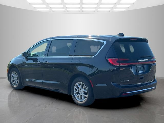 Certified 2024 Chrysler Pacifica Touring-L FWD image 5
