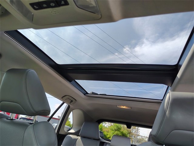 Used 2019 Toyota RAV4 Limited image 3