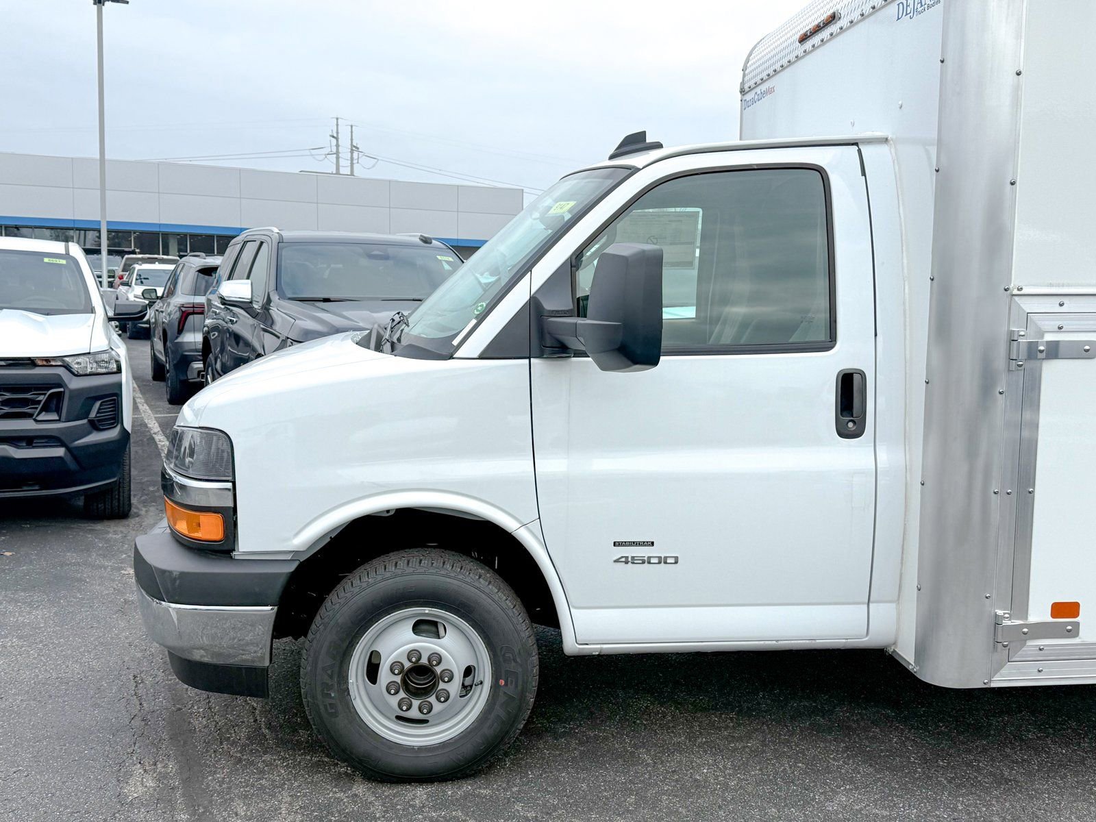 New 2025 Chevrolet Express 4500 w/ Power Convenience Package image 14