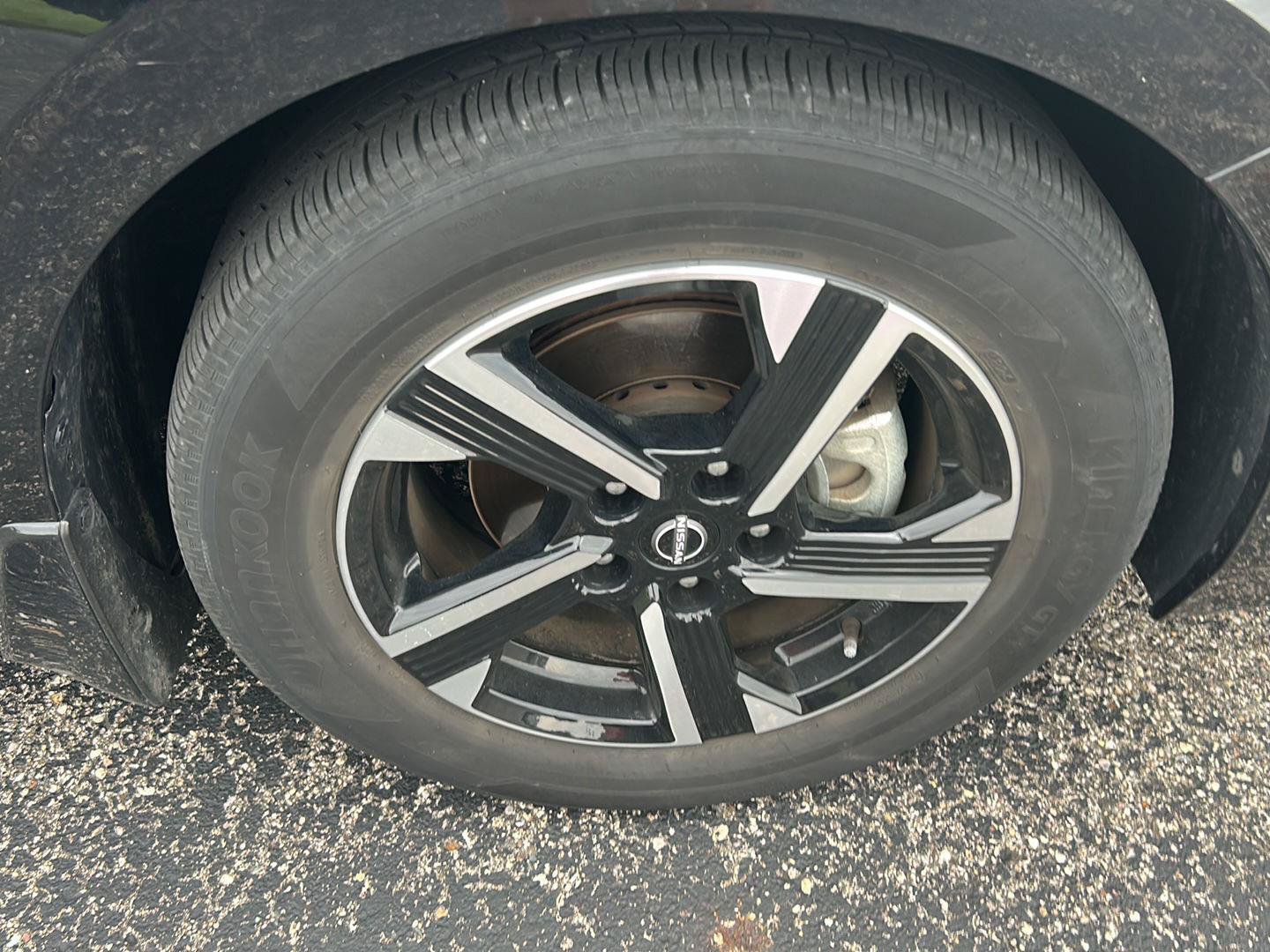 Used 2025 Nissan Sentra SV w/ All-Weather Package FWD image 24