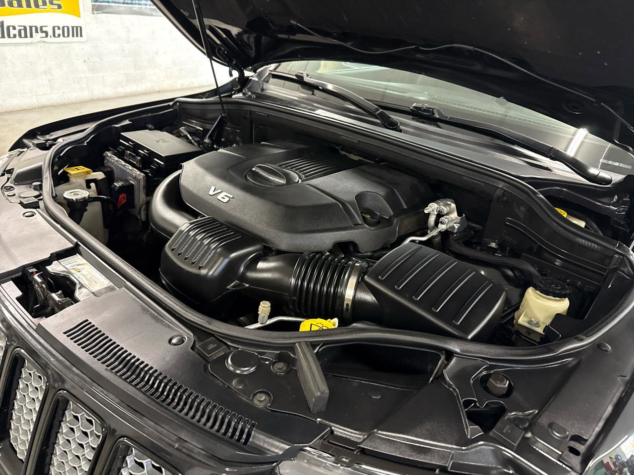 Used 2015 Jeep Grand Cherokee Altitude image 69