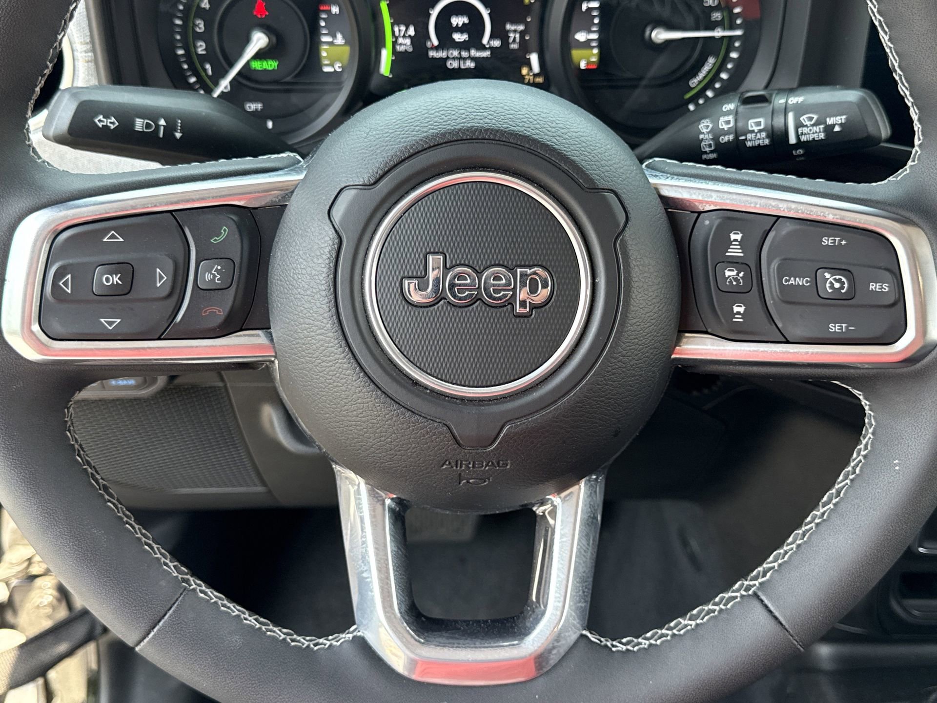 Used 2025 Jeep Wrangler Unlimited Sahara w/ Safety Group AWD/4WD image 10