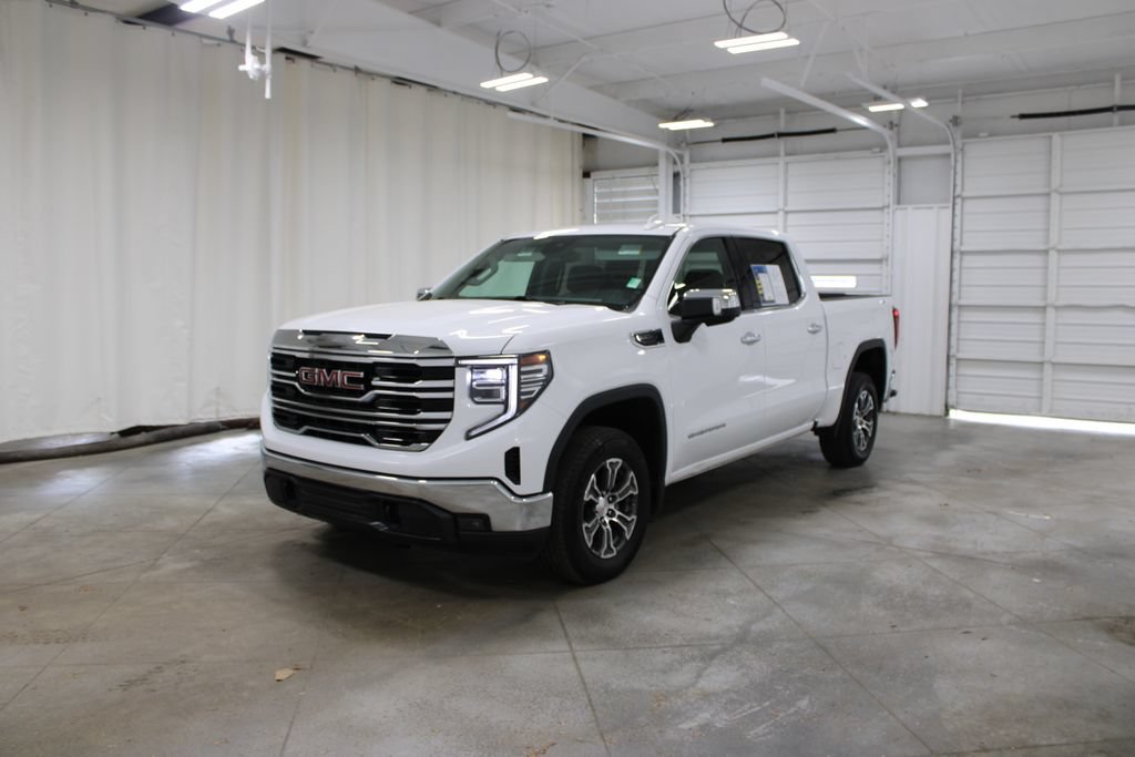 Used 2025 GMC Sierra 1500 SLT AWD/4WD image 4