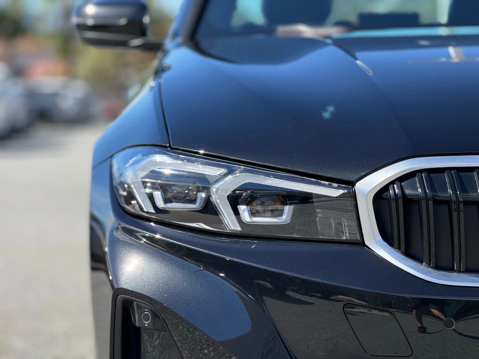 Used 2025 BMW 330i Sedan w/ Premium Package image 13