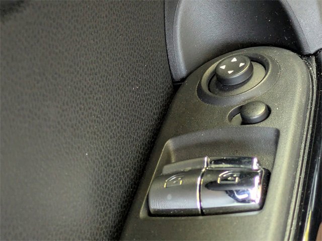 Used 2020 MINI Cooper SE w/ 6.5" Touchscreen Package image 32