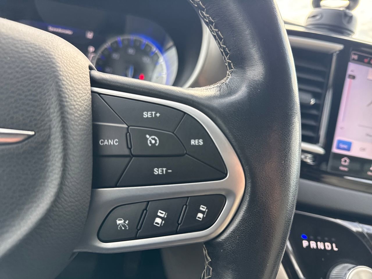 Used 2021 Chrysler Pacifica Touring-L image 29