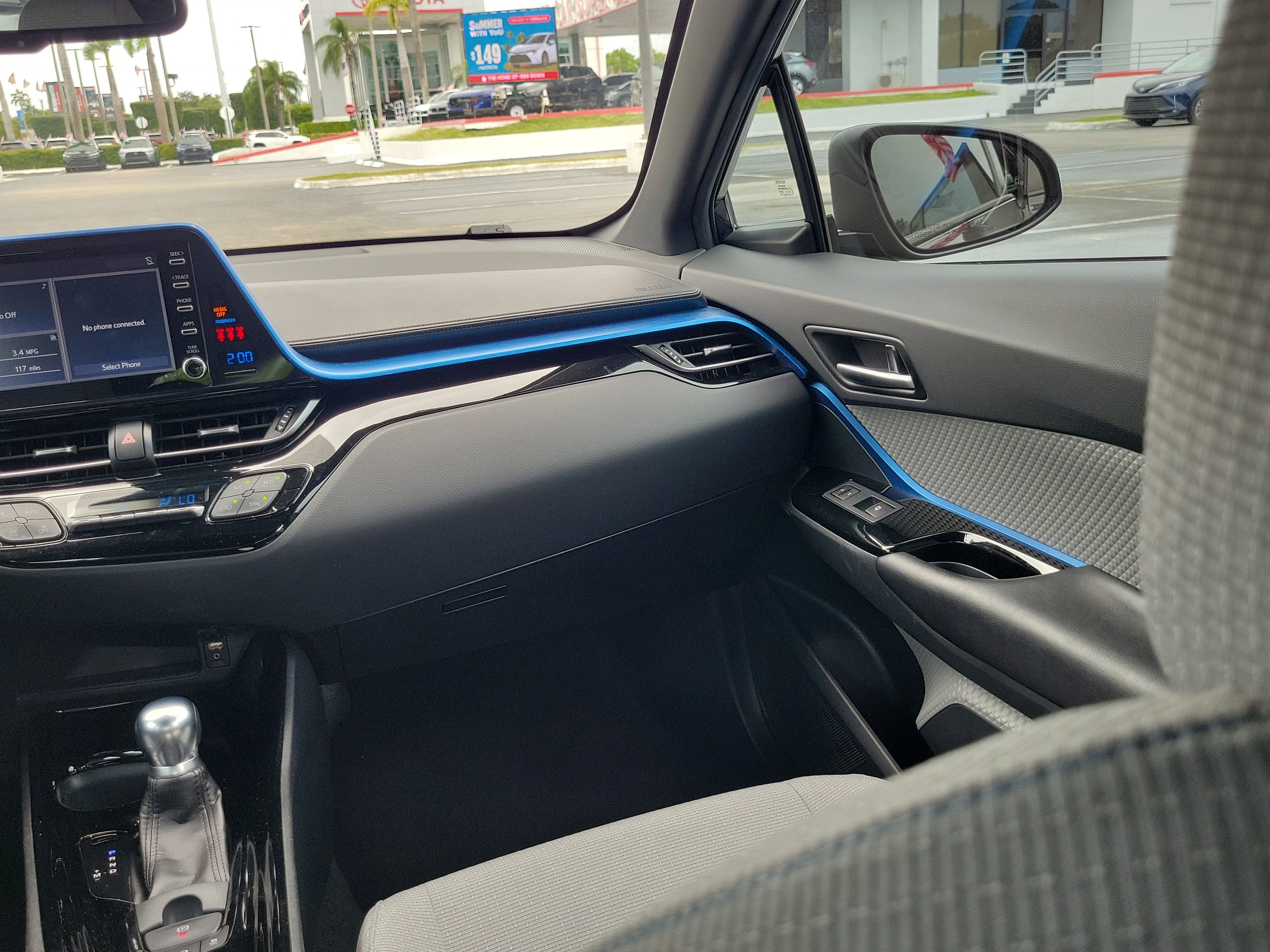 Used 2019 Toyota C-HR XLE FWD image 17
