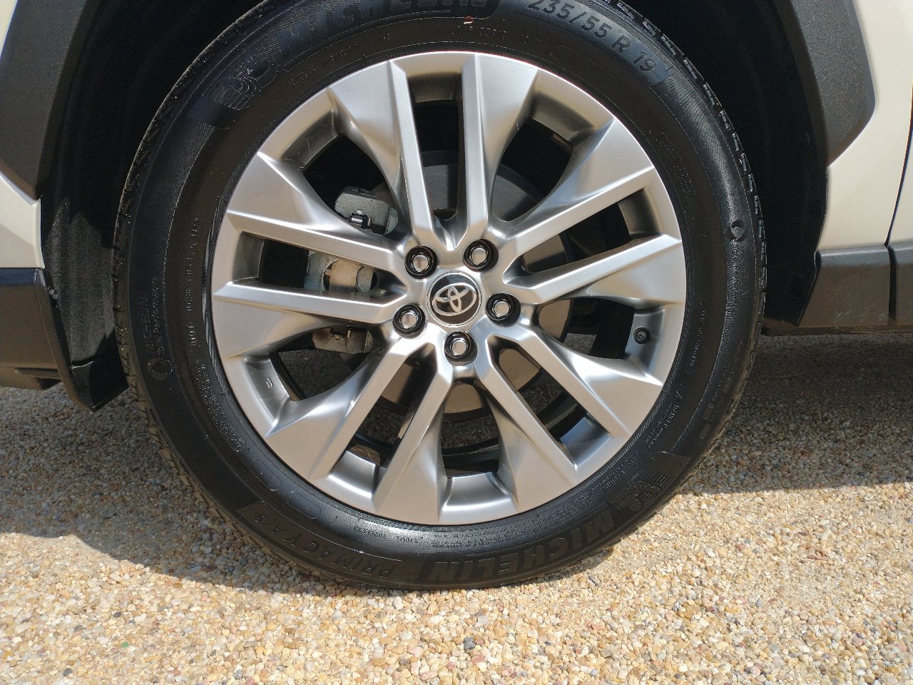 Used 2022 Toyota RAV4 XLE Premium image 31