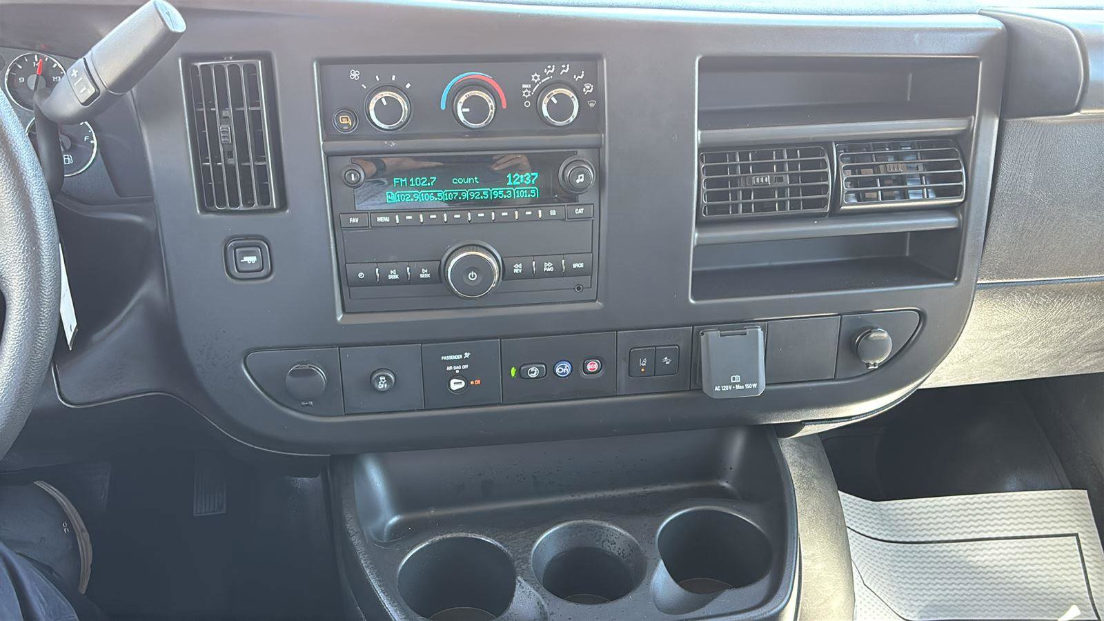 Certified 2025 Chevrolet Express 3500 LT w/ LT Preferred Equipment Group RWD image 28