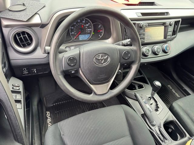 Used 2016 Toyota RAV4 LE image 18