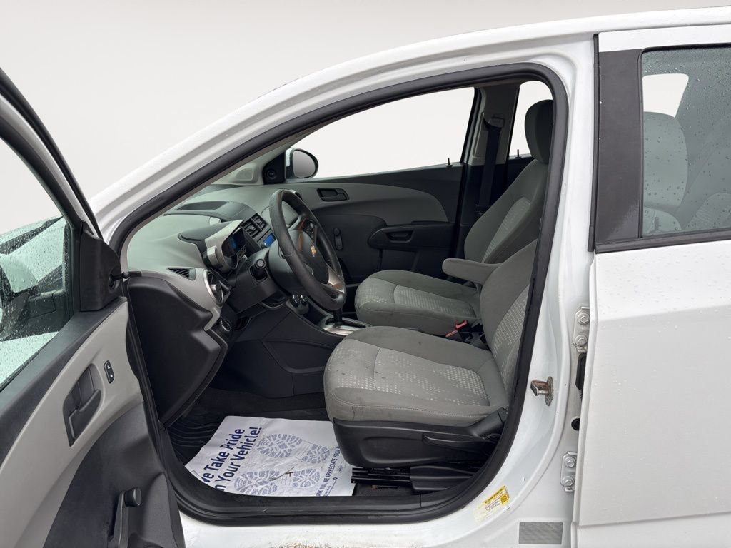 Used 2016 Chevrolet Sonic LS FWD image 33