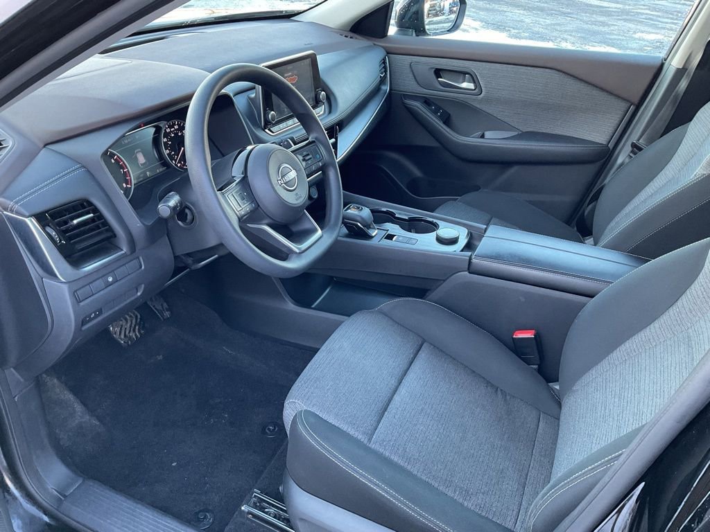 Used 2023 Nissan Rogue SV image 10