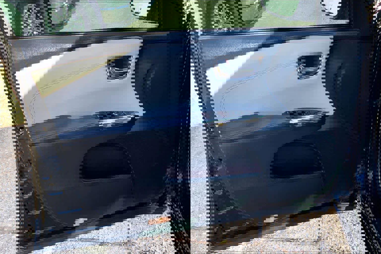 Used 2013 Toyota Avalon XLE image 19