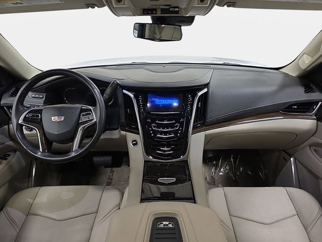 Used 2018 Cadillac Escalade Luxury AWD/4WD image 10
