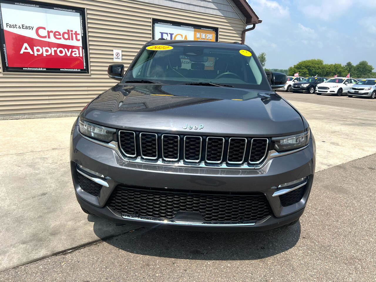 Used 2022 Jeep Grand Cherokee Limited image 2