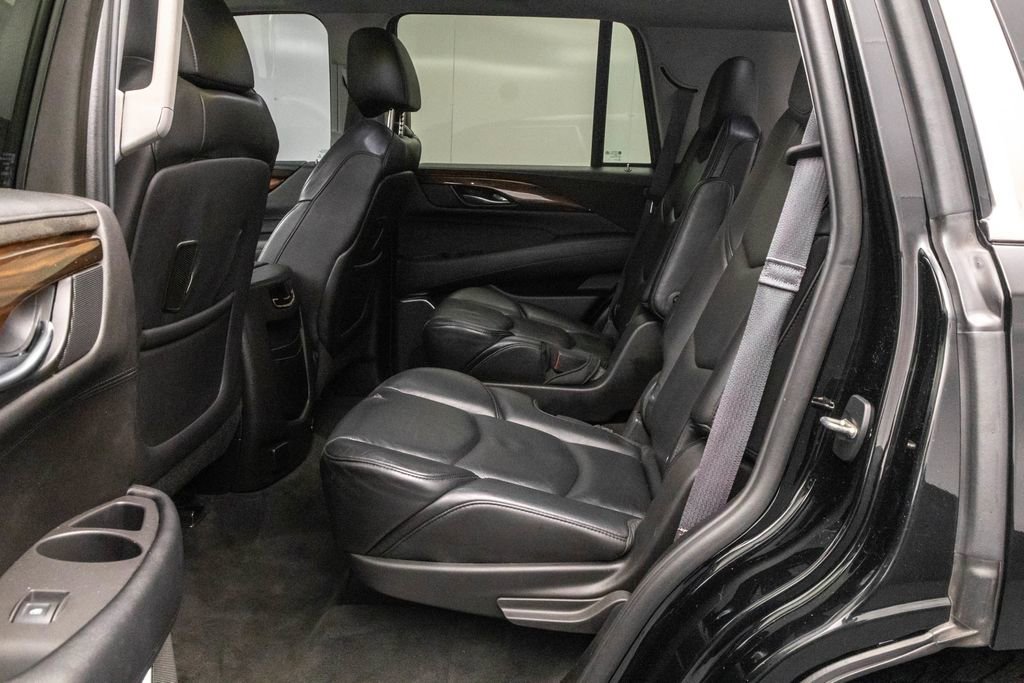 Used 2015 Cadillac Escalade Luxury image 23