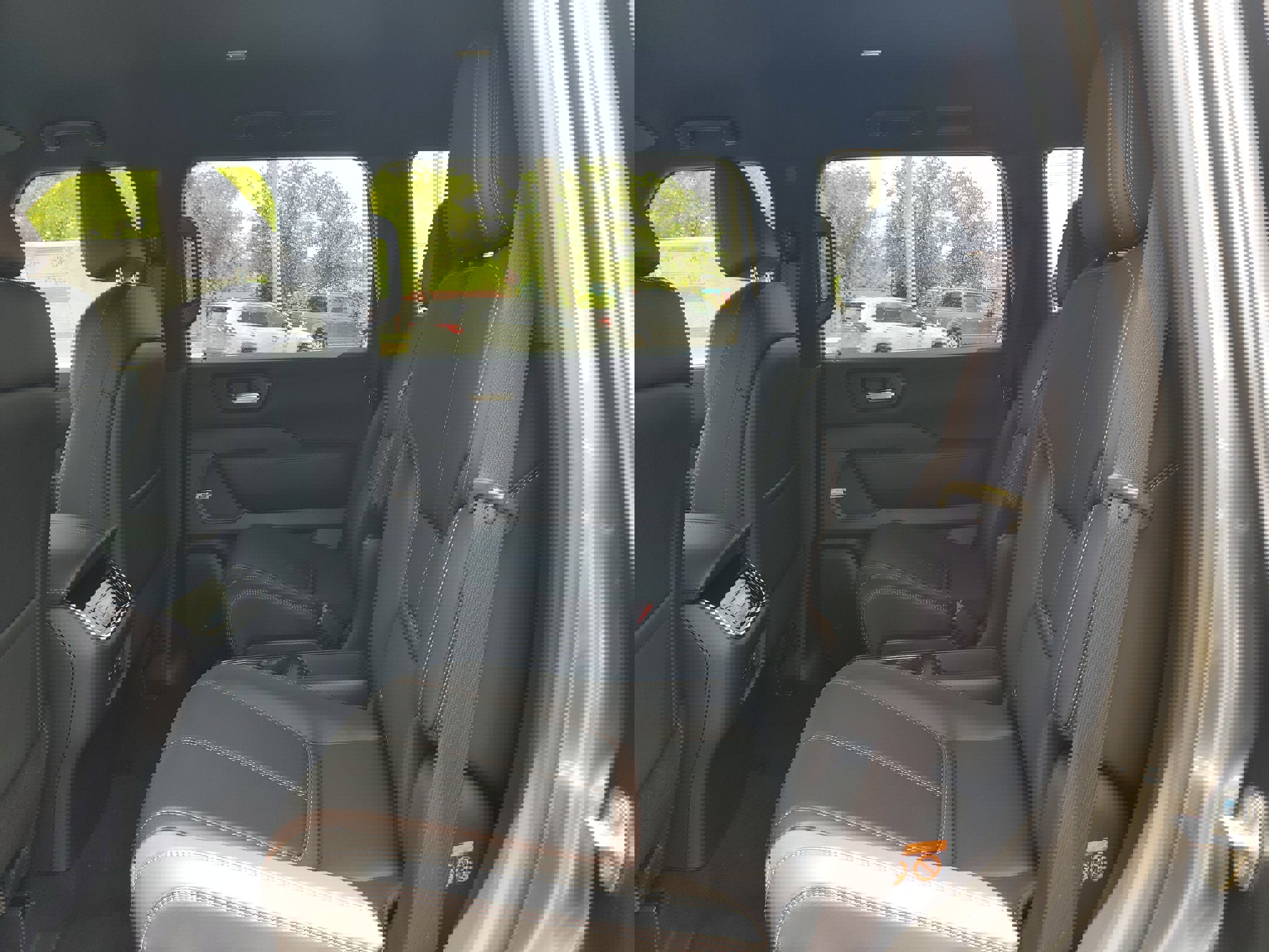 New 2025 Nissan Armada SL w/ Captain's Chari Seat Package image 8