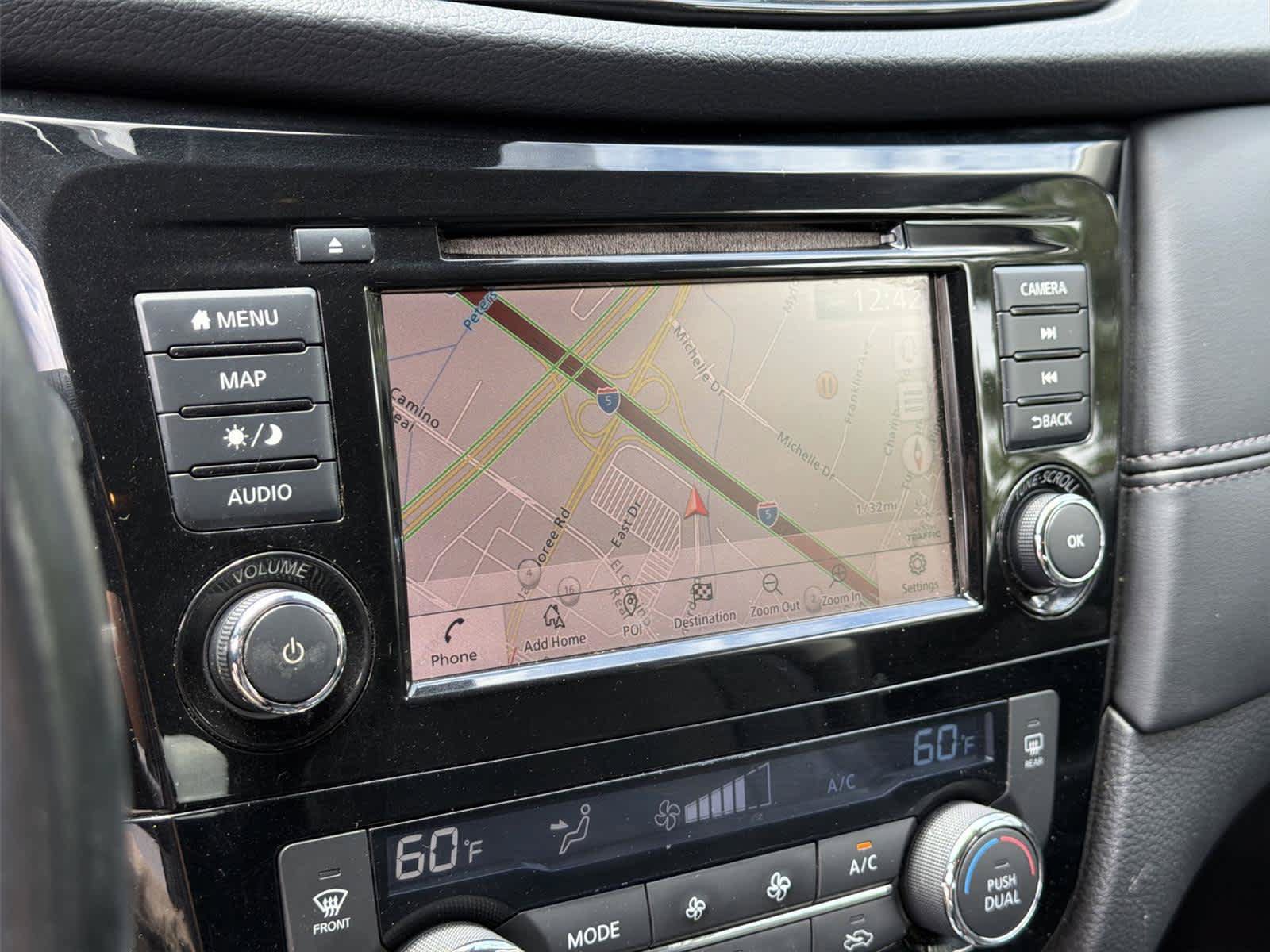 Used 2018 Nissan Rogue SL FWD image 18