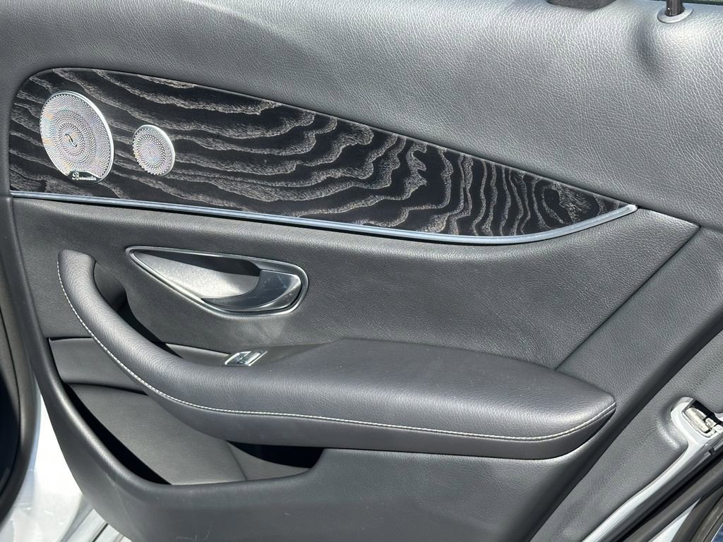 Used 2017 Mercedes-Benz E 300 image 19