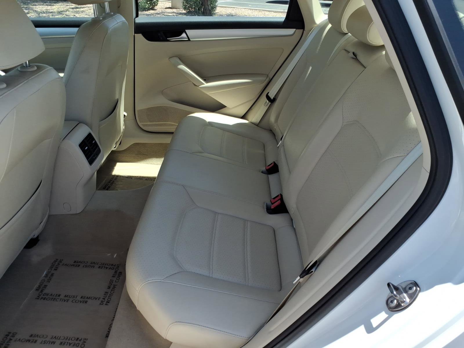 Used 2013 Volkswagen Passat 2.5 SE FWD image 21