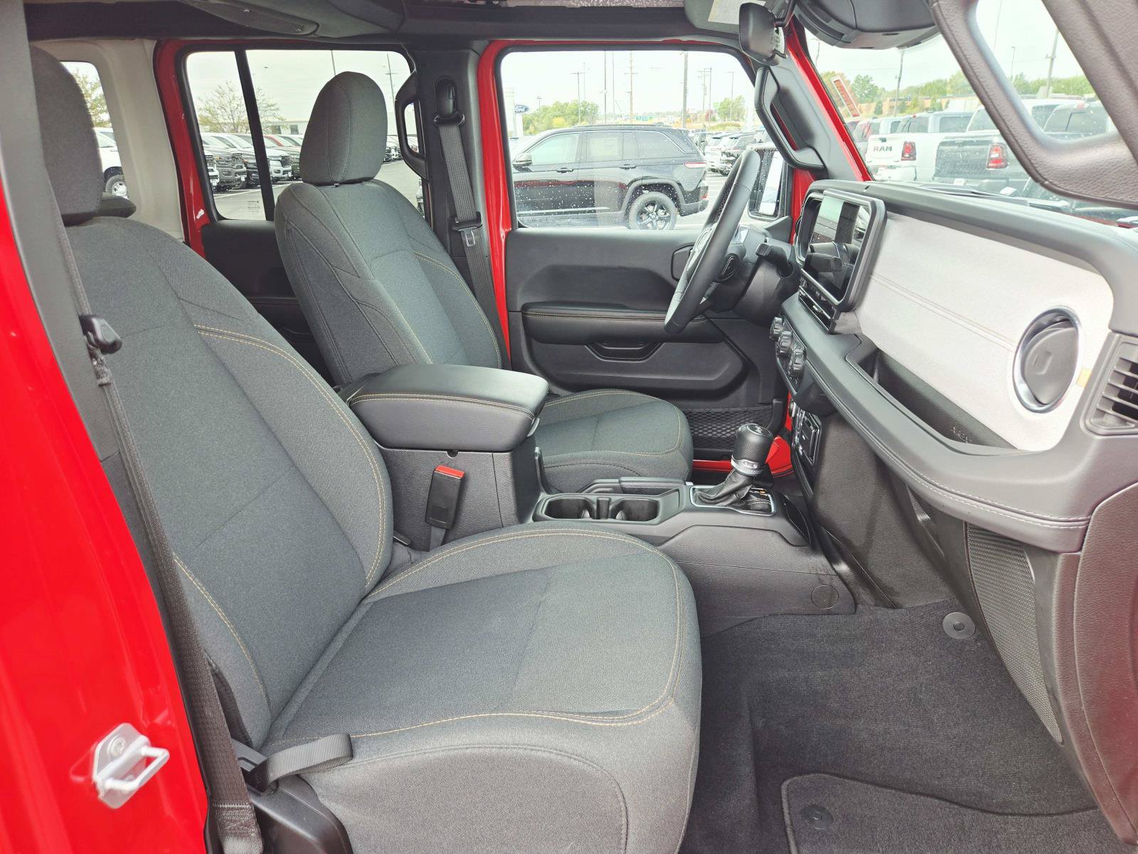 Used 2026 Jeep Wrangler Unlimited Sahara AWD/4WD image 18